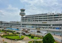 Lagos Airport Staff Returns $1,700, Passports to Relieved Traveler